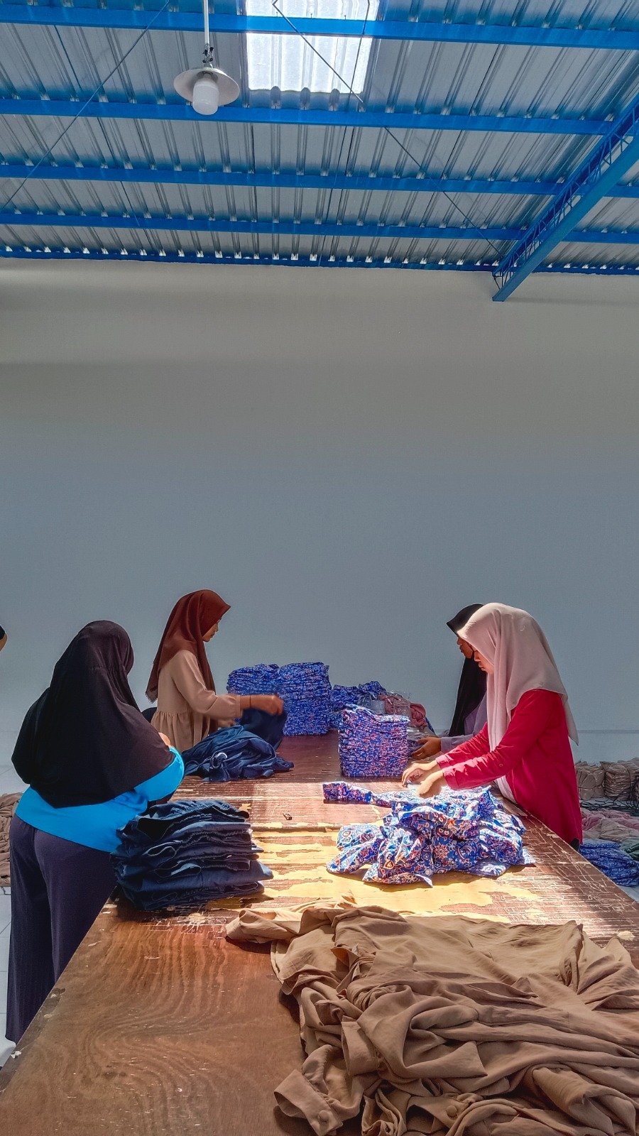 Quality control - sortir produk jadi